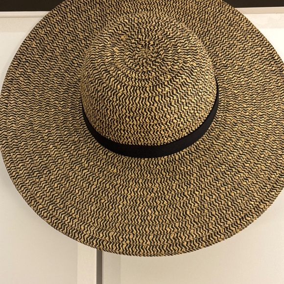 Sun Hat - Picture 2 of 5